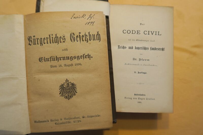 Datei:Portal Recht Bild links.jpg