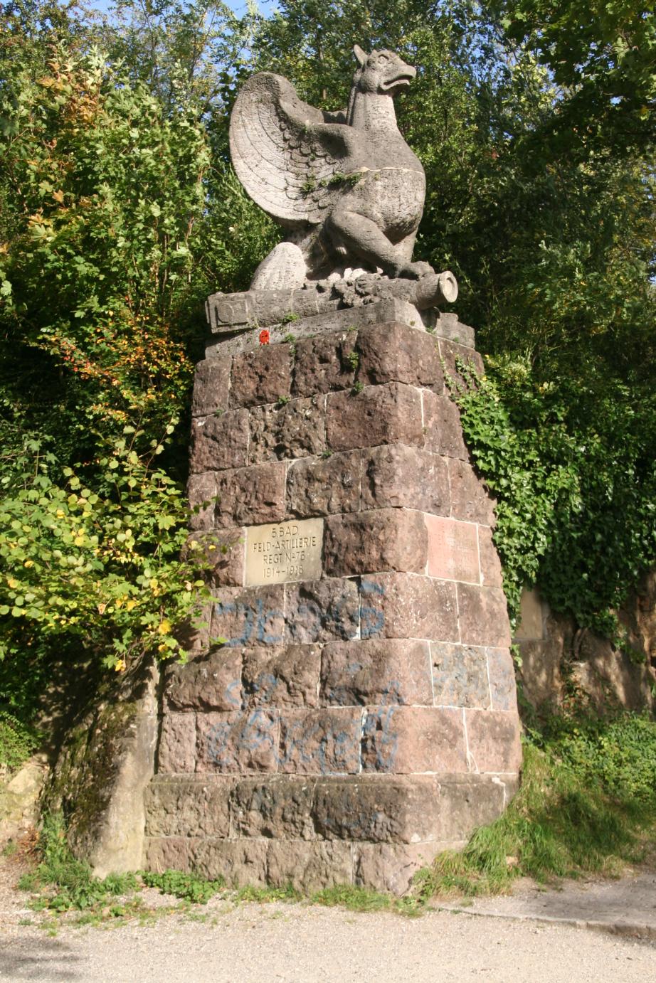 Denkmal für das FAR 76 auf dem sogenannten Kanonenplatz (Schlossberg) in Freiburg.