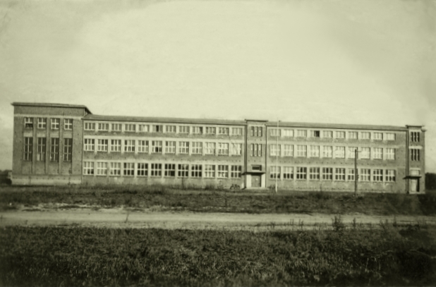 Datei:Staatsbauschule Memel r.jpg