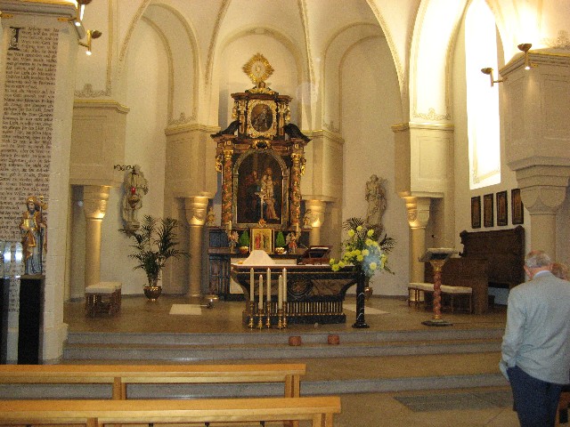 Datei:Mastholte Sankt Jakobus Altarraum..jpg