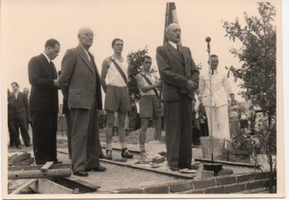 Datei:Otto Riuhe, Halle Haunerbusch.jpg