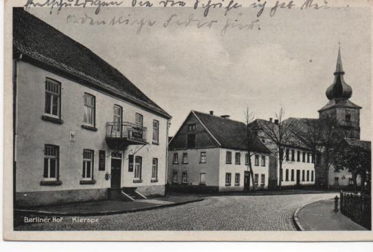 Datei:Kierspe Berliner Hof, Lutherhaus, Kirche.jpg