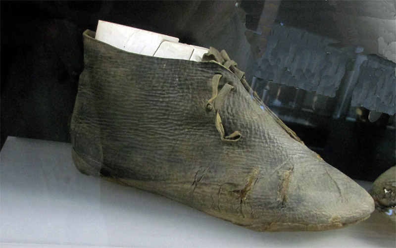 Datei:Schuh14Jhdt.jpg