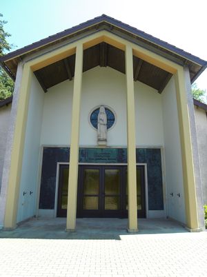 Buende Kriegerdenkmal Gedenktafeln Friedhofskapelle Spradow-01.jpg