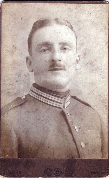 Datei:Fuchs ca 1916 vorne Haack.jpg