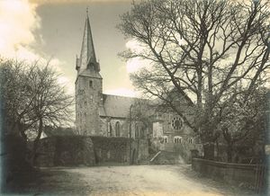 Roedinghausen Kriegerdenkmal-Bartholomaeus-Kirche-01.jpg