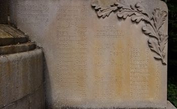 Westkirchen-Ehrenmal-WK2 120628.jpg