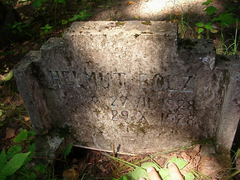 Datei:Ort Deegeln OT Matsaten Friedhof (21).JPG